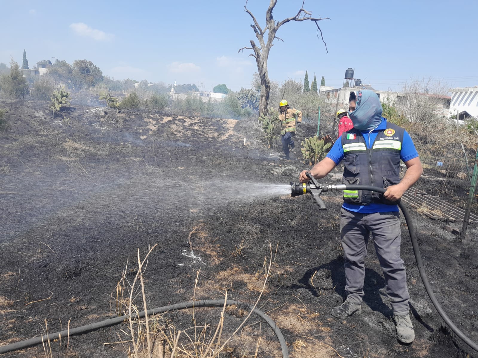 Sofoca Protección Civil de Apetatitlán 16 incendios de pastizales
